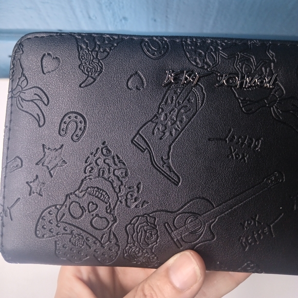 Betsey Johnson Black Embossed Travel Wallet - Picture 2 of 16